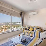 Apartment Near D Sea